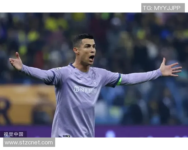 罗马与皇马的传奇对决C罗的巅峰时刻再现足球历史的辉煌瞬间