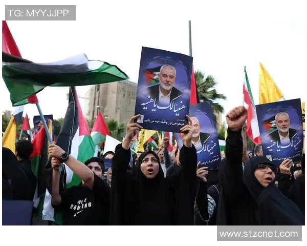 足球流氓与警察激烈对抗现场视频引发热议与讨论 足球流氓与警察激烈对抗现场视频引发热议与讨论